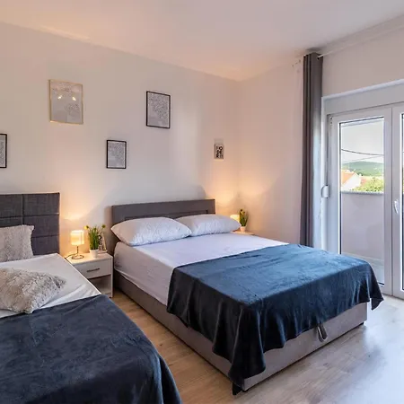 Nyaraló 4 Bedroom In *