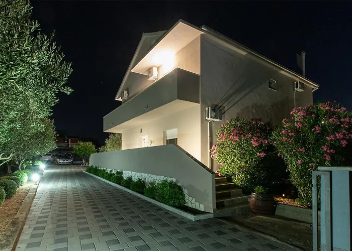 4 Bedroom In * Polača