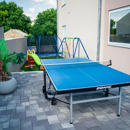 In With Outdoor Swimming Pool Polaca