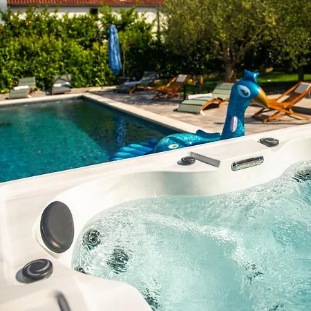 In With Outdoor Swimming Pool * Polaca