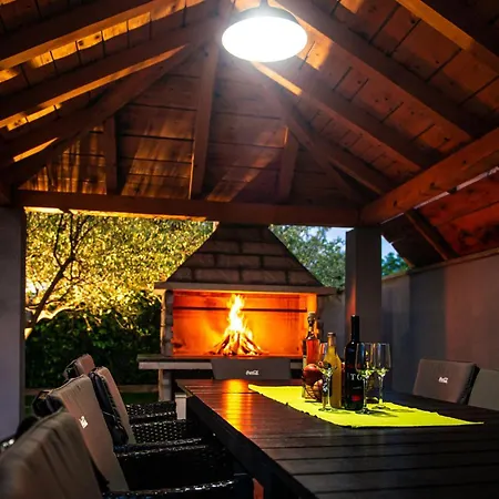 Holiday home In With Outdoor Swimming Pool *