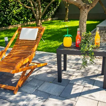 Holiday home In With Outdoor Swimming Pool Polaca