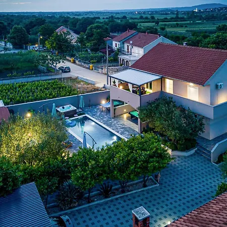 In With Outdoor Swimming Pool * Polaca