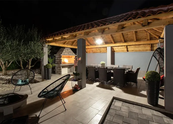 펜션 4 Bedroom In